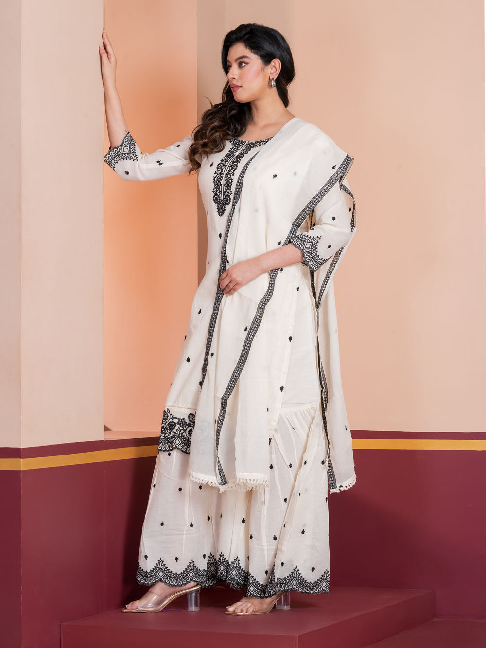 MALKORA IVORY NOIR ROYALE SARARA SET